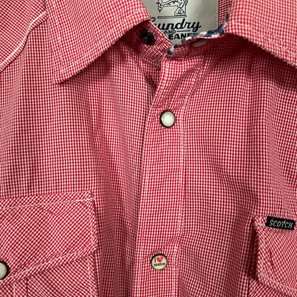 Vibrant Red Casual Button Down Shirt with Western Flair - Picture 2 of 5